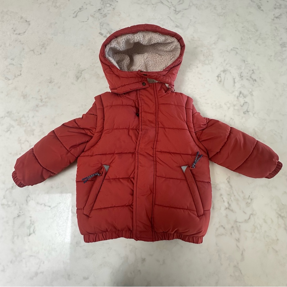 Mini Boden Red 2-in-1 Padded Coat with detachable Sleeves/Hood. Size 3-4 Years